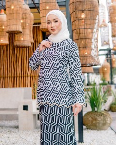 Kurung Qlarissa In Black