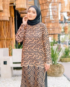 Kurung Qlarissa in Brown