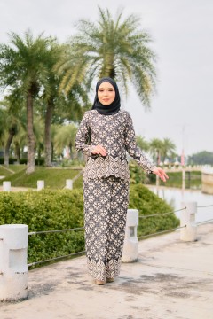 Kurung Milea In Black