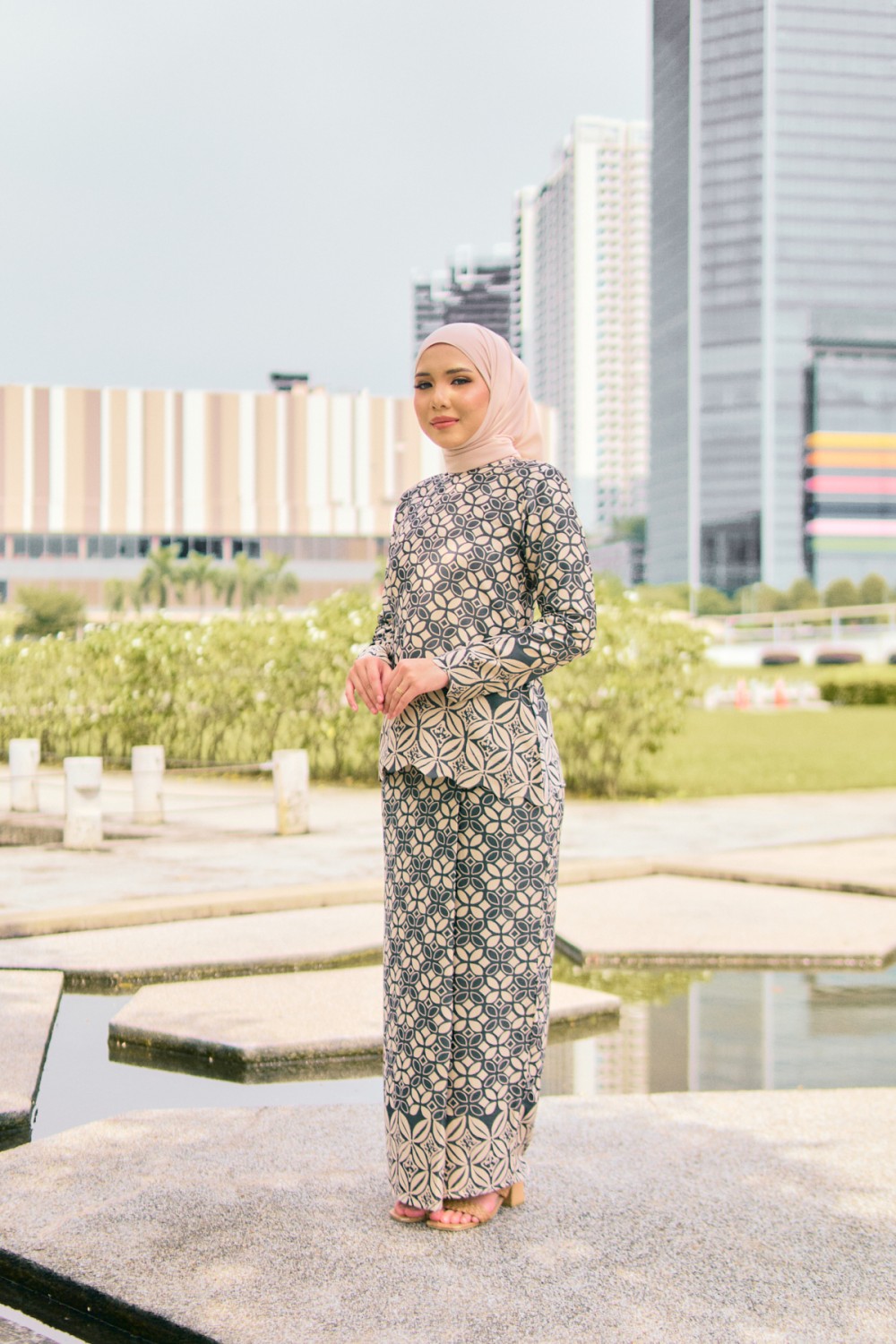 Kurung Milea Grey