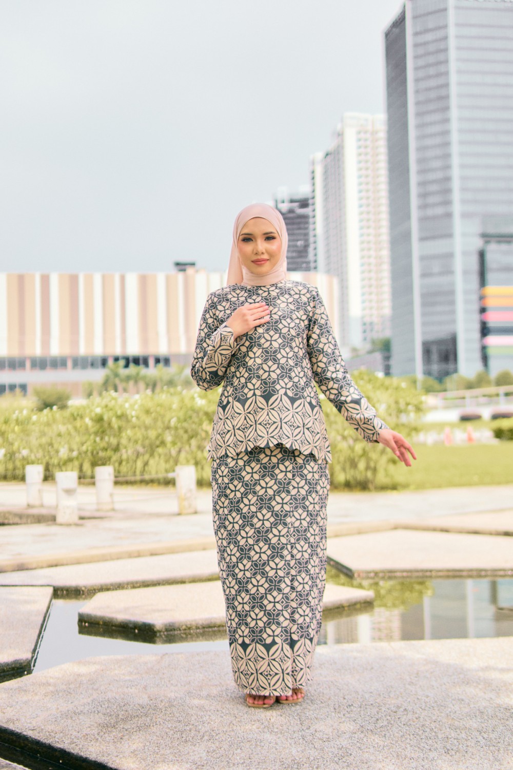 Kurung Milea Grey