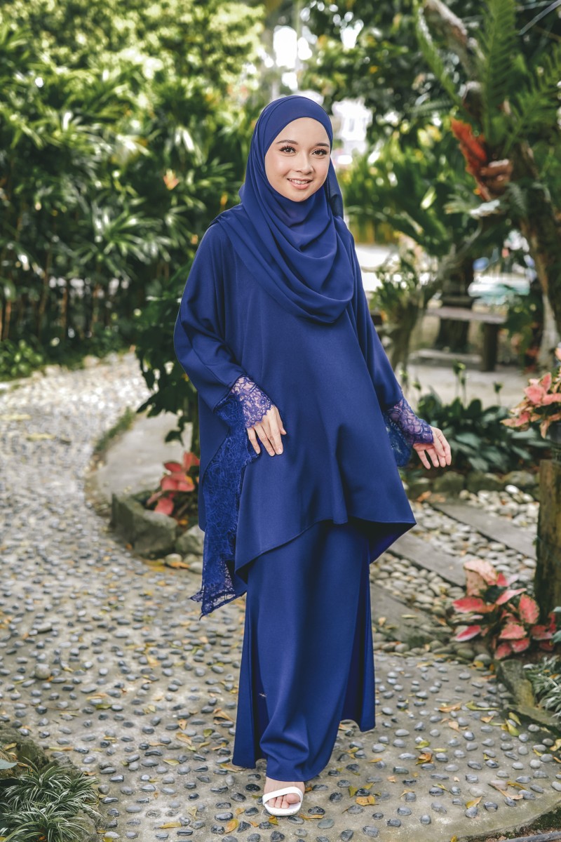 Kaftan Tulip In Navy Blue