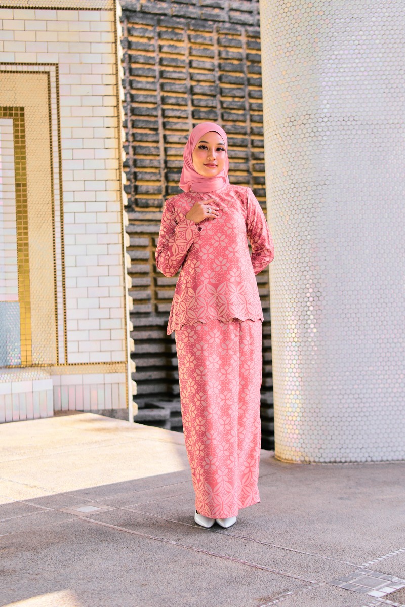 Kurung Milea in Pink