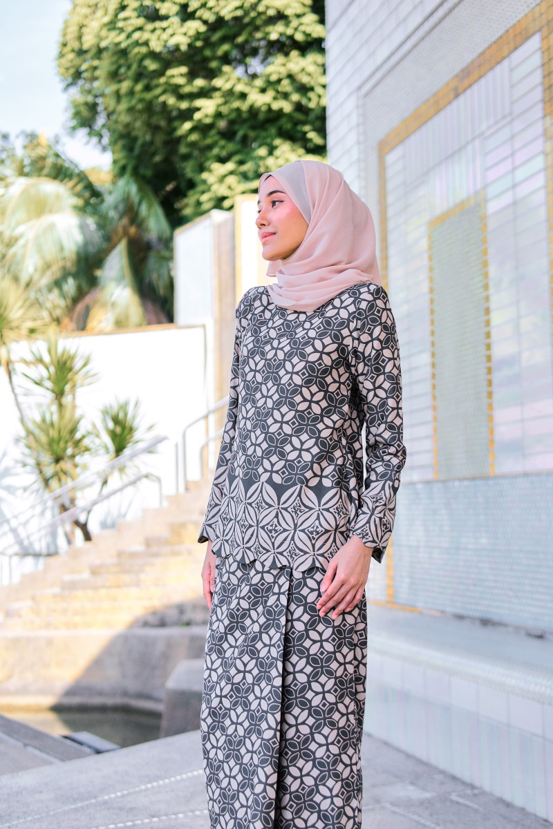 Kurung Milea Grey