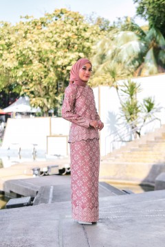 Kurung Milea In Brown