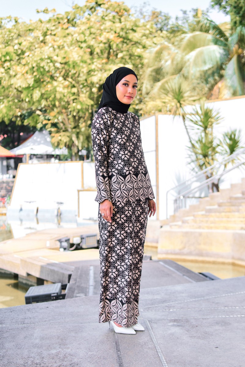 Kurung Milea In Black