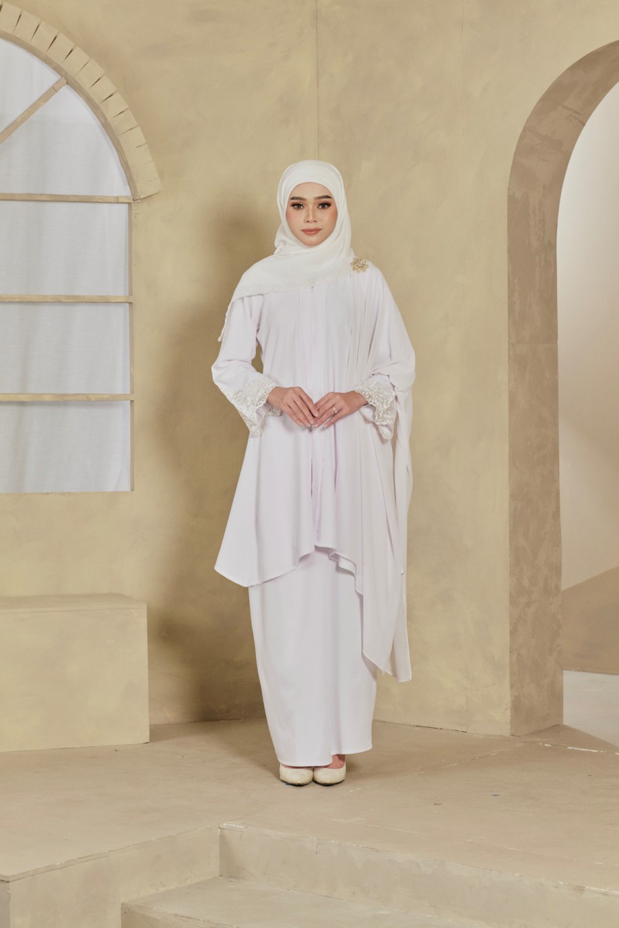 Kebaya Teja In Pearl White