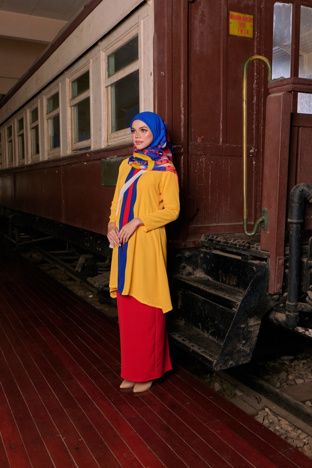 Kebaya Srikandi in Kuning