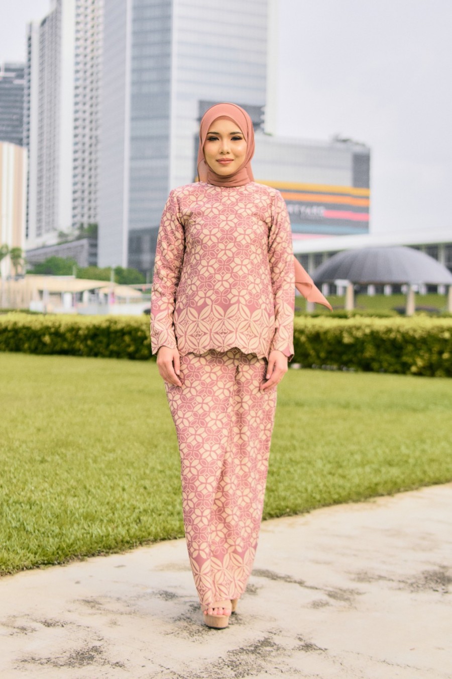 Kurung Milea In Brown